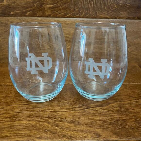 NOTRE DAME Wine Glasses 21oz - Picture 1 of 4